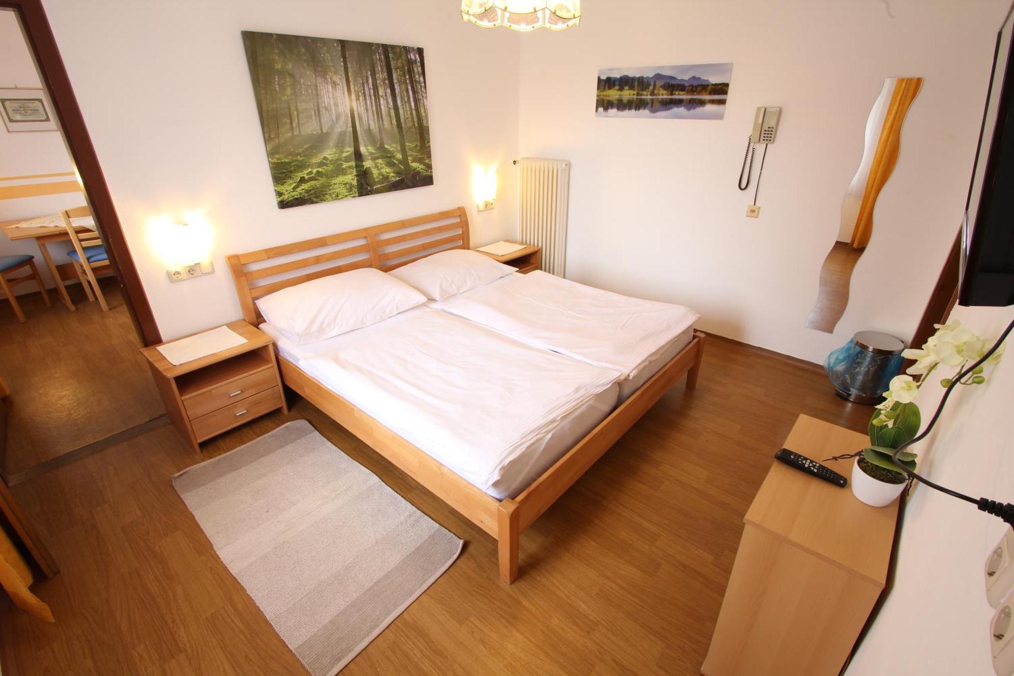 Cprooms24 Miesenbach  Eksteriør billede
